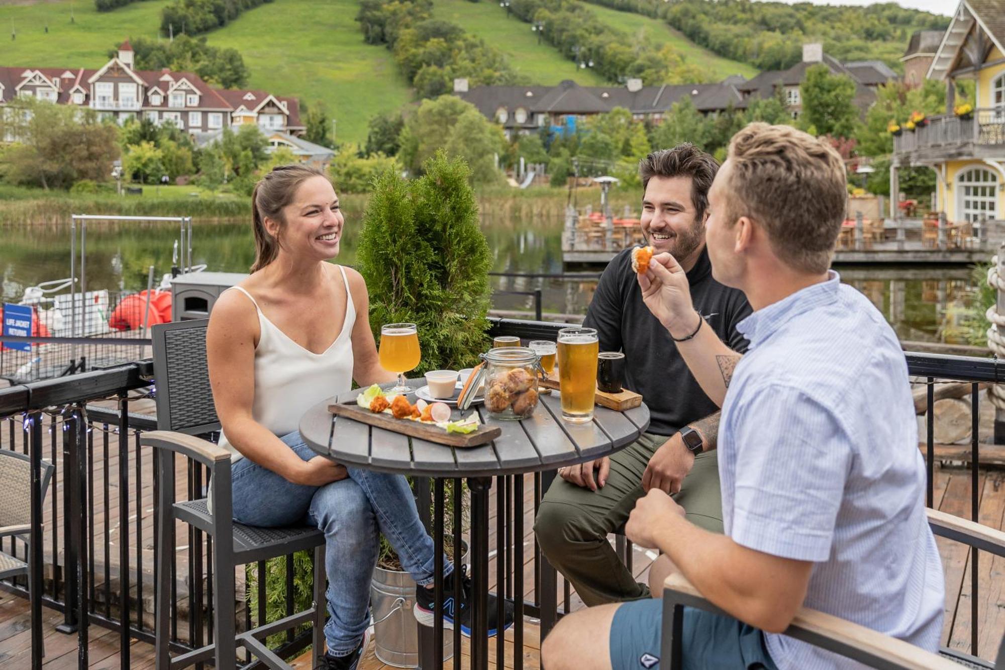 Blue Mountain Resort Village Suites Blue Mountains Buitenkant foto