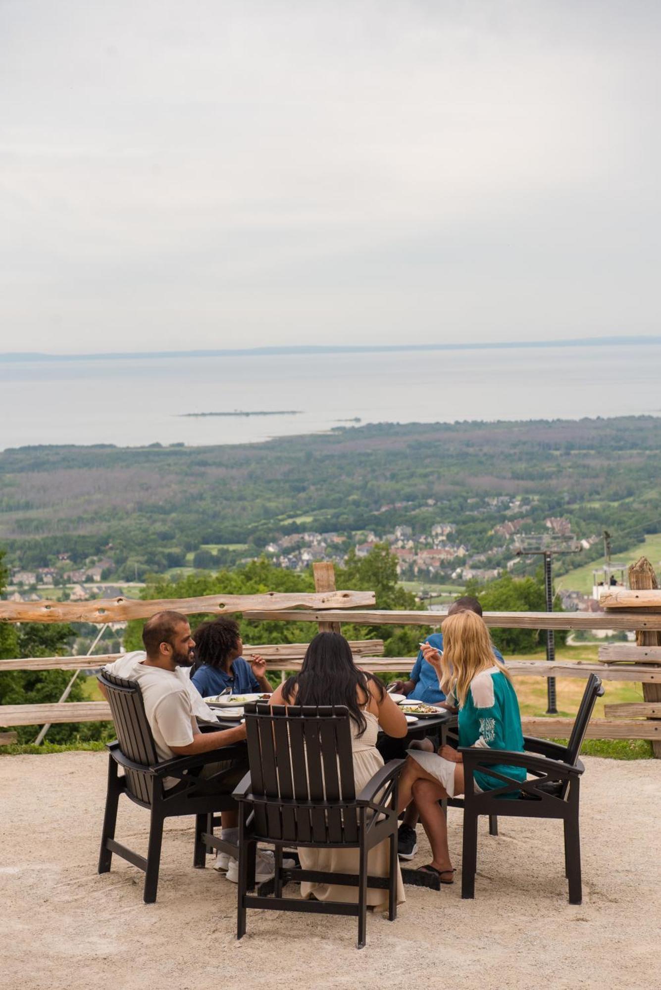 Blue Mountain Resort Village Suites Blue Mountains Buitenkant foto